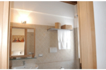 Italia Privát Roma, Esterno